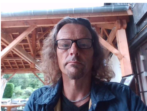 Roger deelgenoot la nouvelle terre